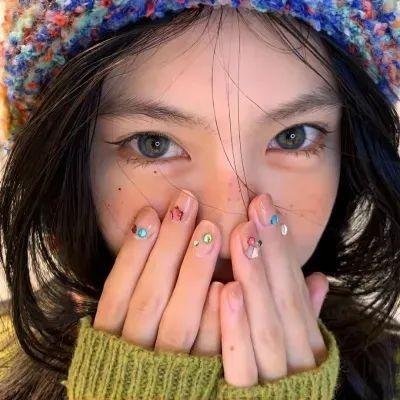 布鲁克斯，草地和可爱脸孔